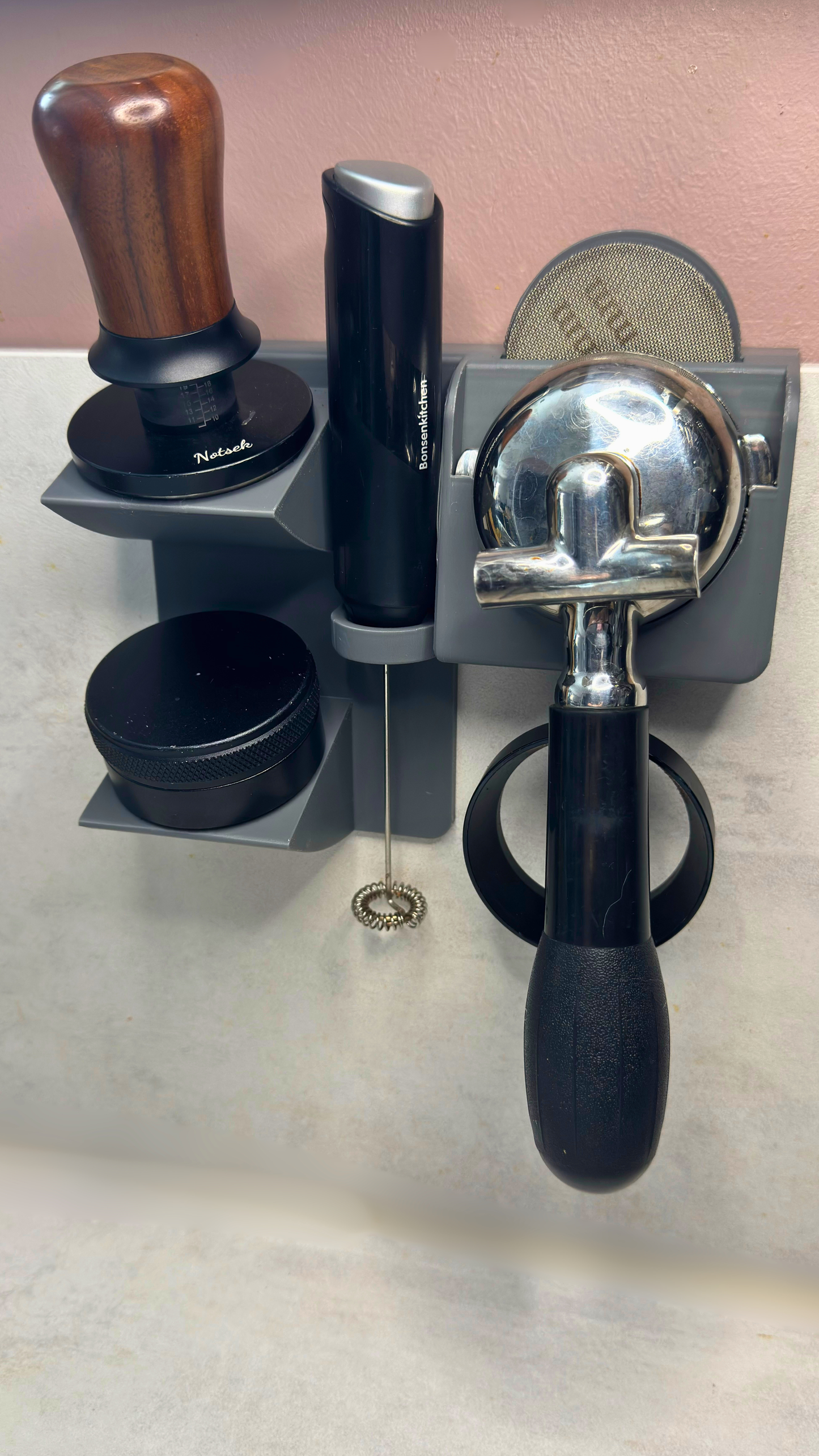 Fester Platz für dein Barista-Setup – alles griffbereit und ordentlich